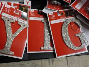lot 193 image: box of Christmas supplies and dco...