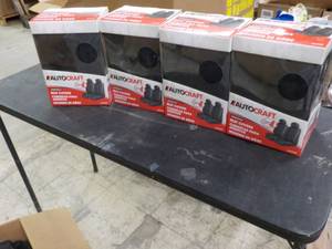 lot 207 image: 4 Auto Craft seat covers and auto p...