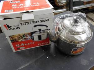 lot 265 image: Yixin kettle with sound...