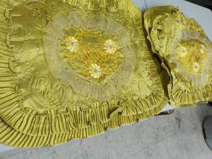 lot 268 image: set of 2 gold 32x24 Jamilah Embro...