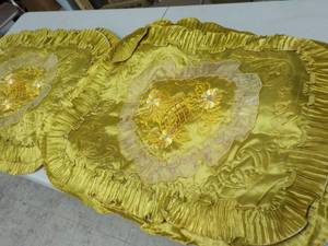 lot 269 image: set of 2 gold 32x24 Jamilah Embro...