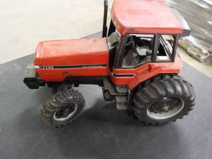 lot 296 image: Case of International 7130 metal tr...