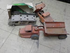 lot 299 image: lot of metal toys...