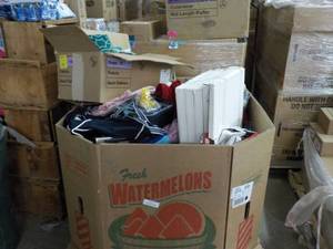 lot 344 image: pallet of overstock and returns fro...