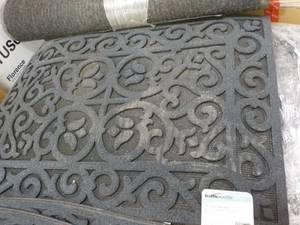 lot 402 image: Traffic Master 24X36 door mat - s...