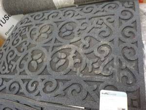 lot 404 image: Traffic Master 24X36 door mat - s...