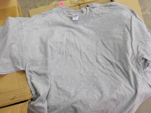 lot 416 image: 6 Gildan grey mens size 3XL T-shir...