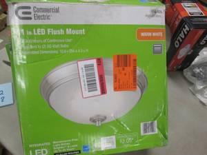 CE 11 inch LED Flush Mount open box...