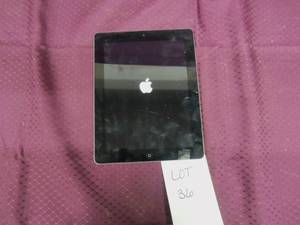 Silver Ipad 16gb Powers on but is l...