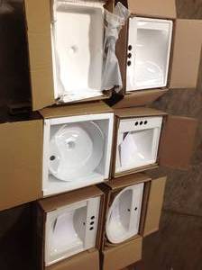 Pallet with assorted ceramic sinks see pictures