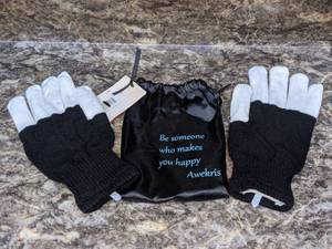 lot 52 image: New Womens  Lighted Gloves