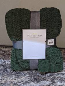 lot 49 image: New Threshold Olive Green Knit Throw