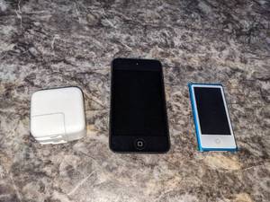lot 78 image: Apple iPods