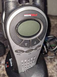 lot 25 image: 2 Cobra Micro Talk GA-CD Walkie Talkies with Charging Cradle Two Way Radios
