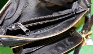 lot 32 image: Vintage Leather Fossil Crossbody Purse