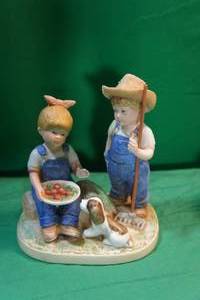 lot 128 image: Home Interiors Denim Days Figurines