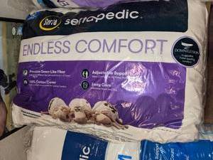 lot 209 image: Pair of Serta Sertopedic Endless Comfort Standard Size Pillows