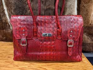 lot 8 image: Beautiful Borse in Pelle Genuine Leather Red Crocodile Bag Made in Italy