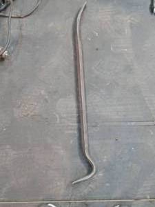 lot 28 image: Wrecking bar
