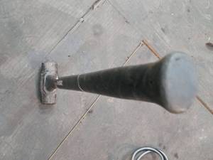 lot 33 image: Husky 10 pound sledge hammer