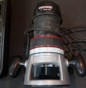lot 34 image: Craftsman router and accessories
