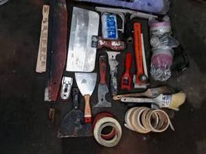lot 36 image: Misc painting supplies and shop tools