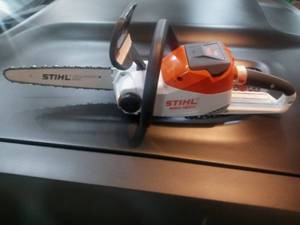 lot 6 image: Stihl MSA 120c chainsaw