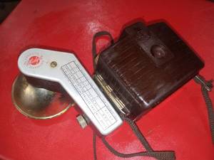 lot 39 image: Antique camera