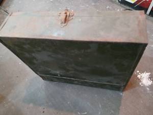 lot 35 image: Vintage Dexter file metal case complete