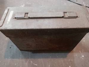 lot 42 image: Ammo box