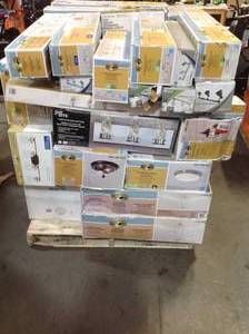 Pallet with assorted Hampton Bay Lightning see pictures
