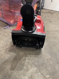 Power Clear 518 ZE 18 in. Single-Stage Gas Snow Blower good condition see pictures