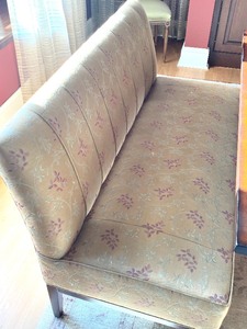 lot 4 image: Beautiful Upholstered Bistro Banquette Bench
