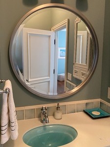 lot 29 image: Large Round Silver Wall Mirror