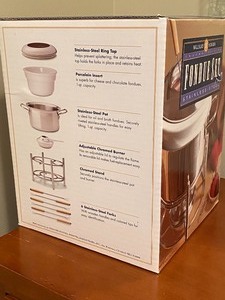 lot 38 image: Williams and Sonoma Fondue Set (New in Box)