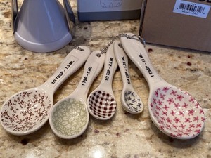 lot 55 image: Kitchen Wares