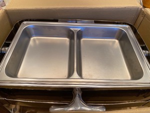 lot 58 image: Winco 8 Quart Chaffing Dish