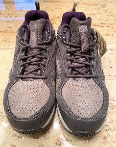 lot 63 image: Ladies Shoes by New Balance  (New)