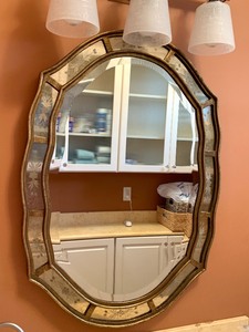 lot 81 image: Gorgeous Wall Mirror