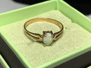lot 112 image: Opal 10K Ladies Ring