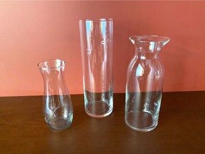lot 123 image: Variety of Glass Vases