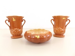 lot 2 image: Vintage Red Wing #1357 and #278 Planter Set