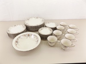 lot 6 image: 46 Piece 8 Person Noritake Ivory China Adagio Pattern