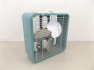 lot 7 image: Vintage Eskimo Metal Box and Blade Fan