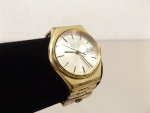 lot 15 image: Vintage Bulova Accutron Wrist Watch