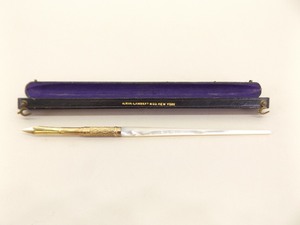 lot 19 image: Antique Aikin Lambert Mother Of Pearl Handled Fountain Pen in Original Case