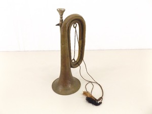 lot 26 image: Vintage WWII Doughboy Brass Bugle 