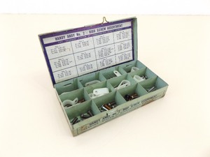 lot 30 image: Vintage Metal Handy Andy Metal Parts Box