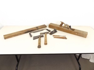 lot 35 image: Lot of Vintage and Antique Tools