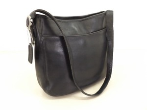 lot 72 image: Authentic COACH Black Leather Purse